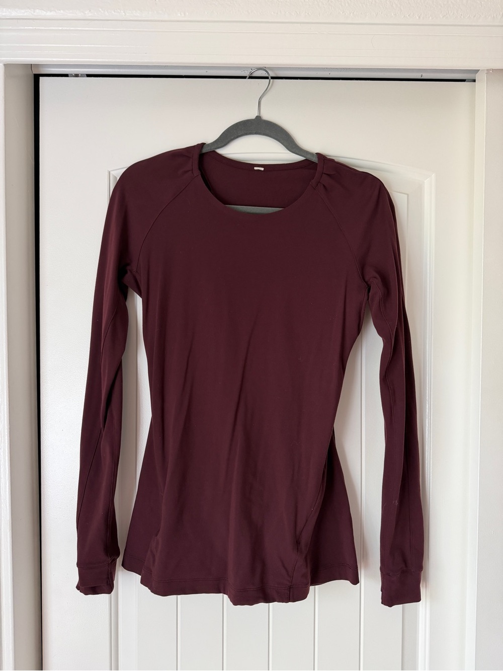 Lululemon Long Sleeve Women's Crew Neck Top - Burgundy